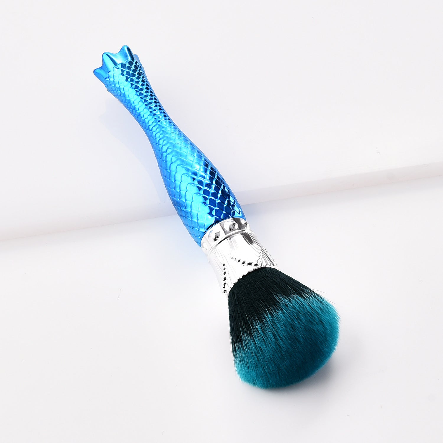 Single makeup brush makeup tool blue