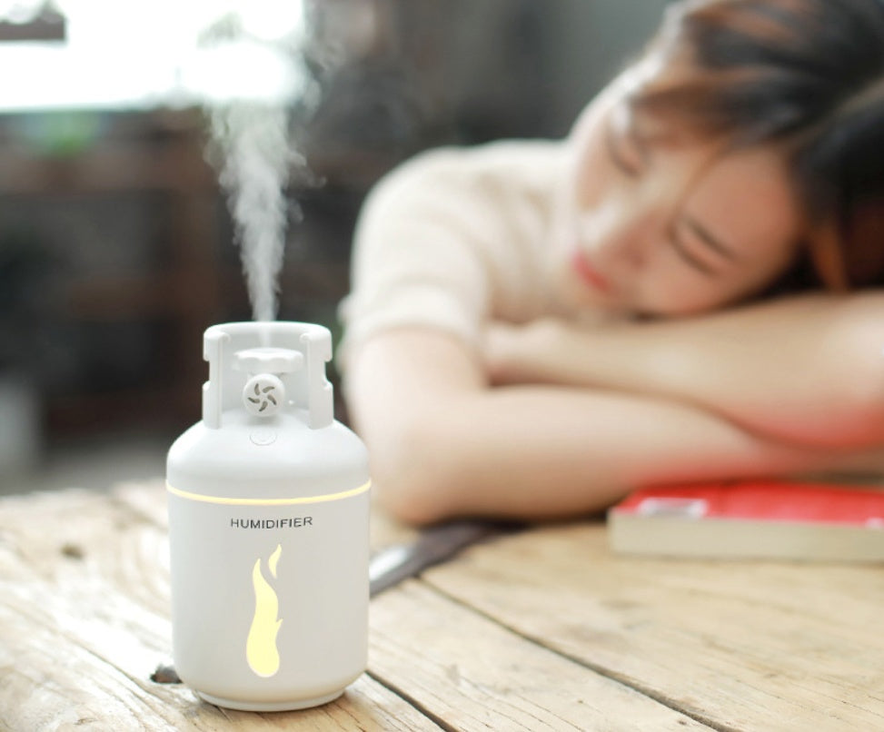 Multifunctional gas tank humidifier